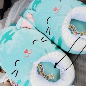 NWT Girls Squishmallows Slippers Jules the Tabby Cat KIDS size 2-3